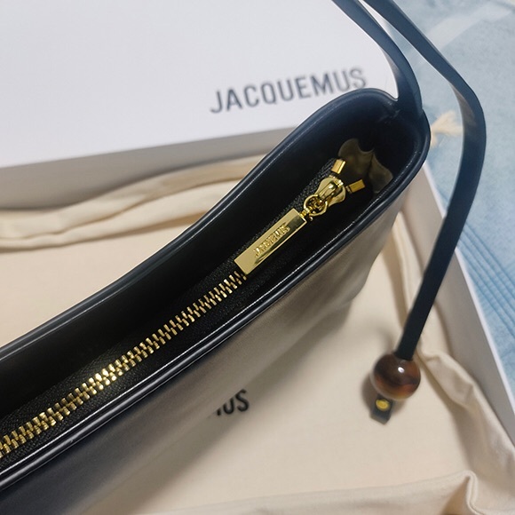 Jacquemus Black Leather Crossbody Bag - Picture 6 of 7
